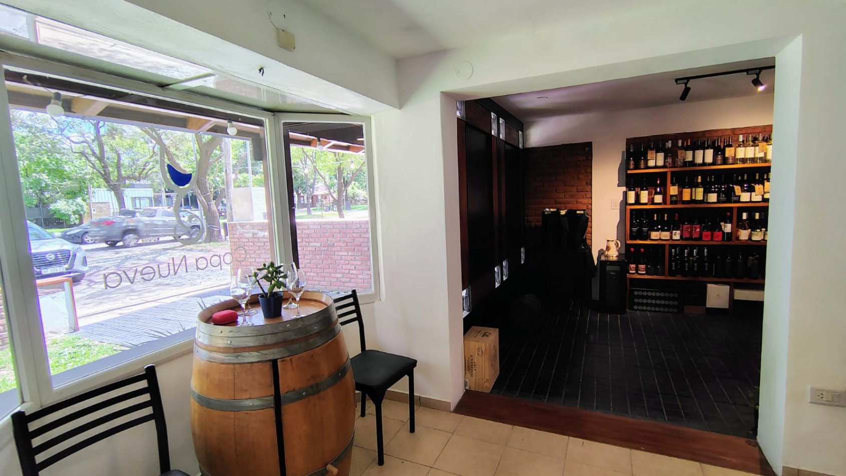 ALQUILER COMERCIAL FUNES SOBRE IRIGOYEN 2400  -  IMPERDIBLE!!!!! 