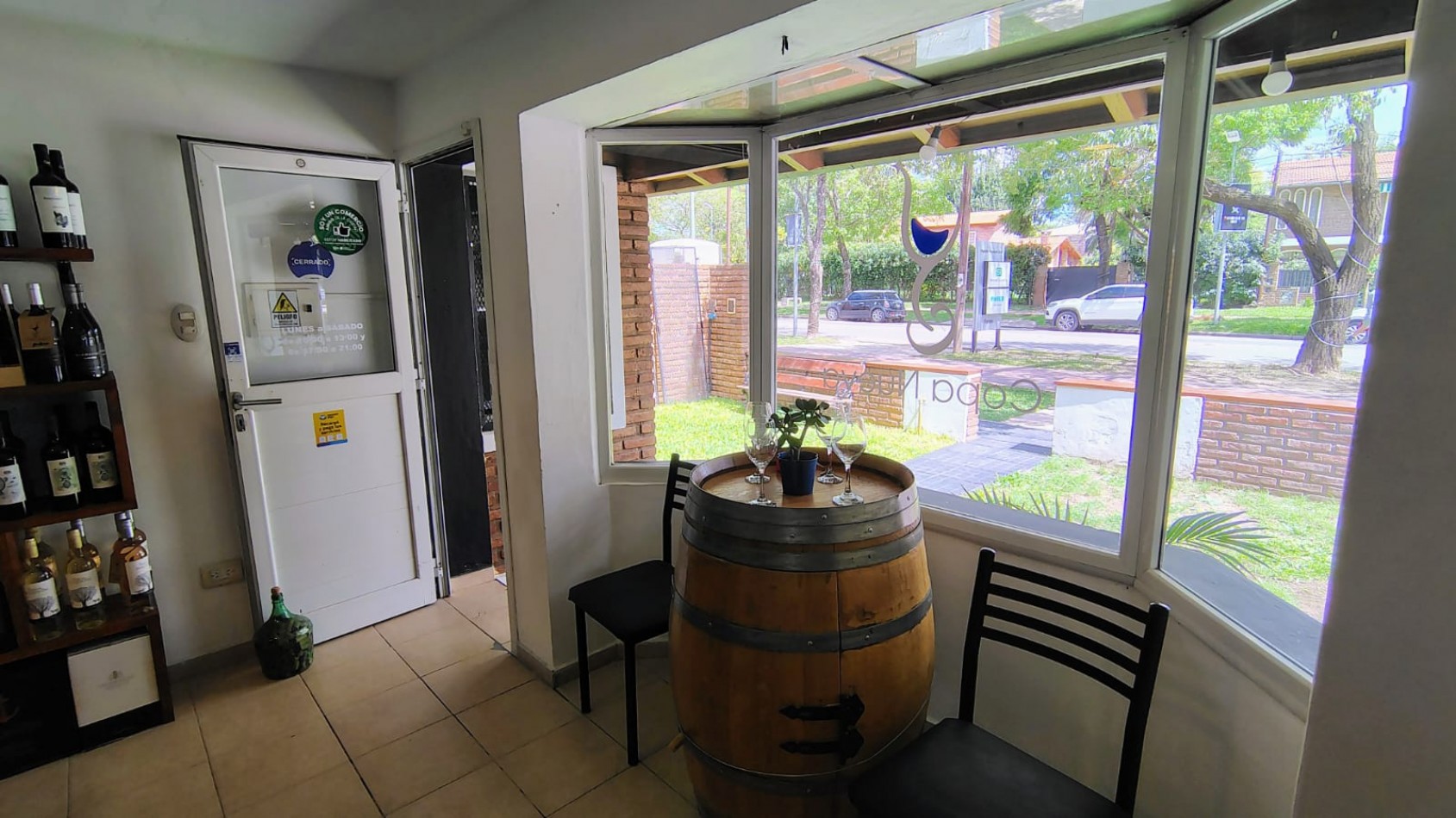 ALQUILER COMERCIAL FUNES SOBRE IRIGOYEN 2400  -  IMPERDIBLE!!!!! 