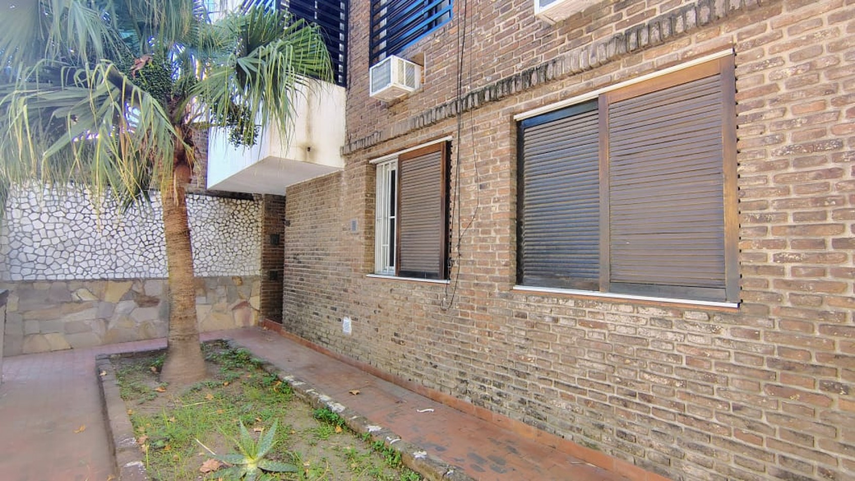 VENTA BARRIO PARQUE PB CON PATIO APTO CREDITO 