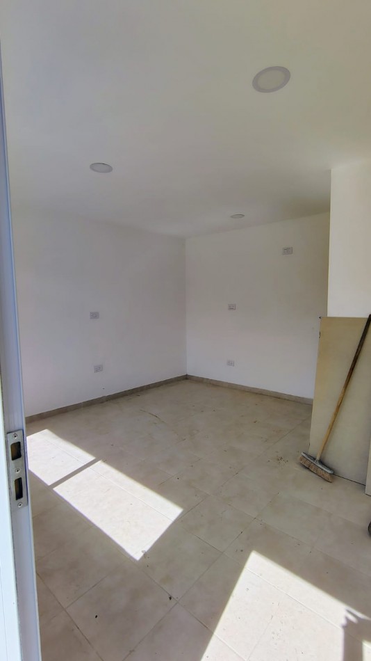 LOCALES COMERCIALES SE ALQUILAN JUNTOS O SEPARADOS EN FUNES NORTE