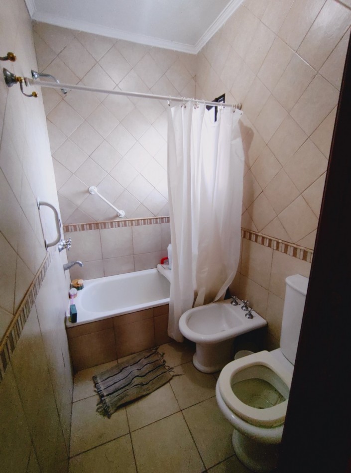 RETASADA - APTA CREDITO - CASA DE  2 DORMITORIOS ROLDAN  
