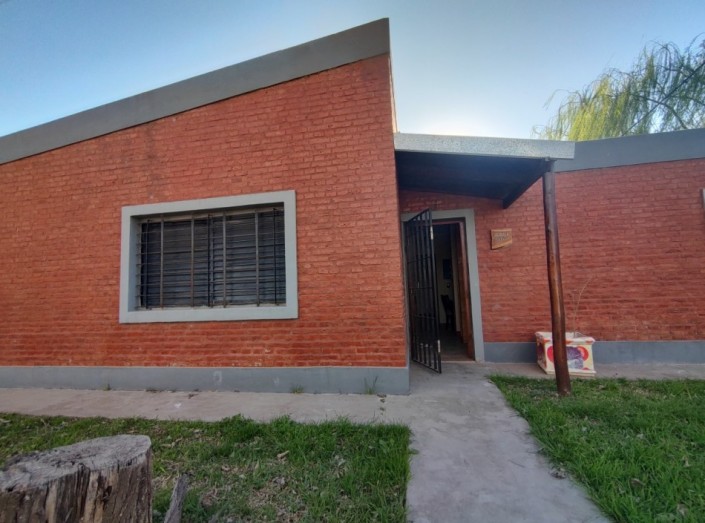 RETASADA - APTA CREDITO - CASA DE  2 DORMITORIOS ROLDAN  