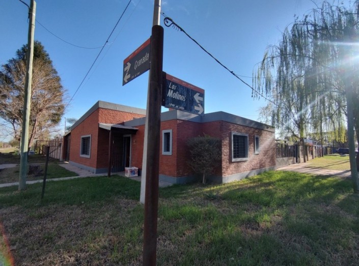 RETASADA - APTA CREDITO - CASA DE  2 DORMITORIOS ROLDAN  
