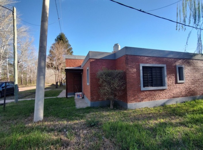 RETASADA - APTA CREDITO - CASA DE  2 DORMITORIOS ROLDAN  