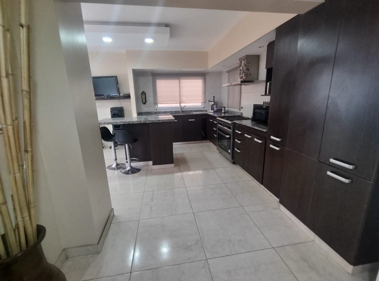 FUNES VENDE - Casa apta credito / zona barrios vida