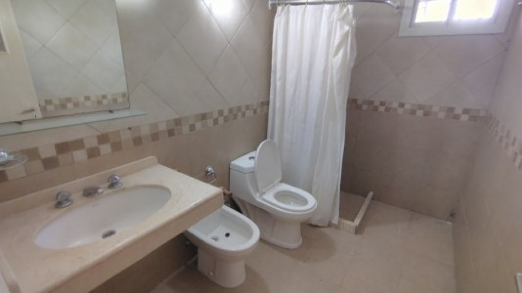 INMUEBLE ROSARIO OESTE ALQUILER  PERMANENTE 