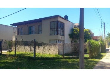 VENTA URGENTE - RETASADA - PROPIEDAD 4 DORMITORIOS - APTA CREDITO "FISHERTON R" ACEVEDO Y LA REPUBLICA - ROSARIO 