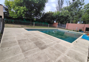 VENTA FUNES APTA A CREDITO  ESQUINA CON PISCINA 2 DORM 